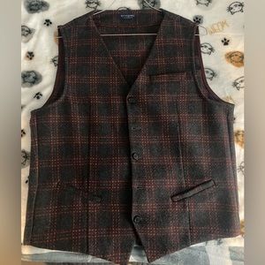 Beautiful Italian men’s vest. Brown jeans color, size M. Italian style.